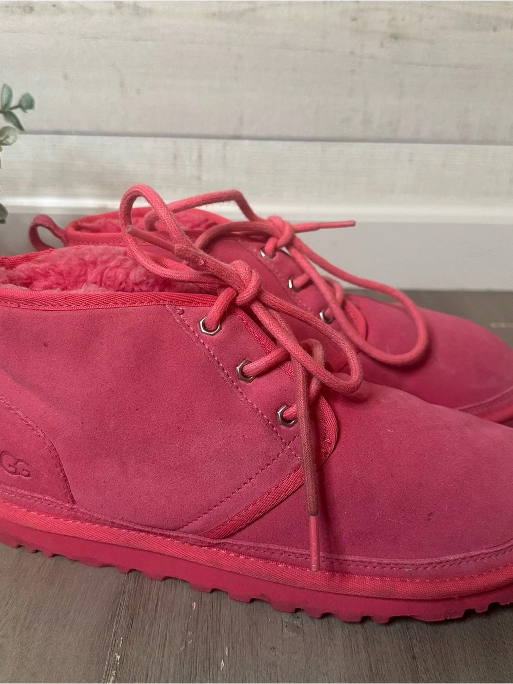 UGG WOMEN'S NEUMEL Boots Color: Pink Glow Women’s size 9